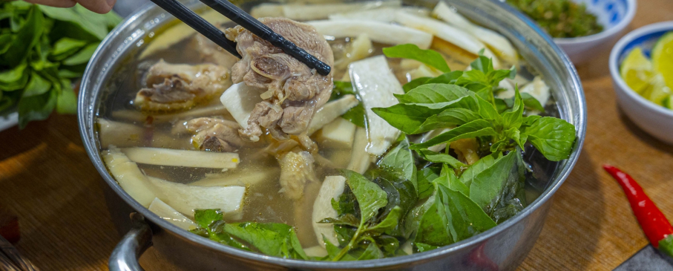 Lẩu Gà Lá É 78 Lê Thị Riêng